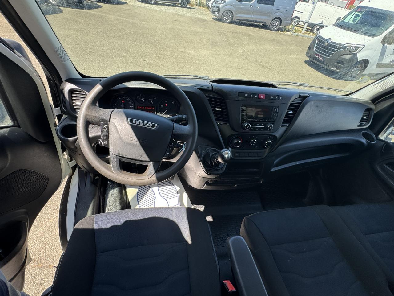 Iveco Daily IVECO 35 C 12 BENNE RJ 2.3 120 CH - قلاب صغير: صور 3 Iveco Daily IVECO 35 C 12 BENNE RJ 2.3 120 CH - قلاب صغير: صور 3