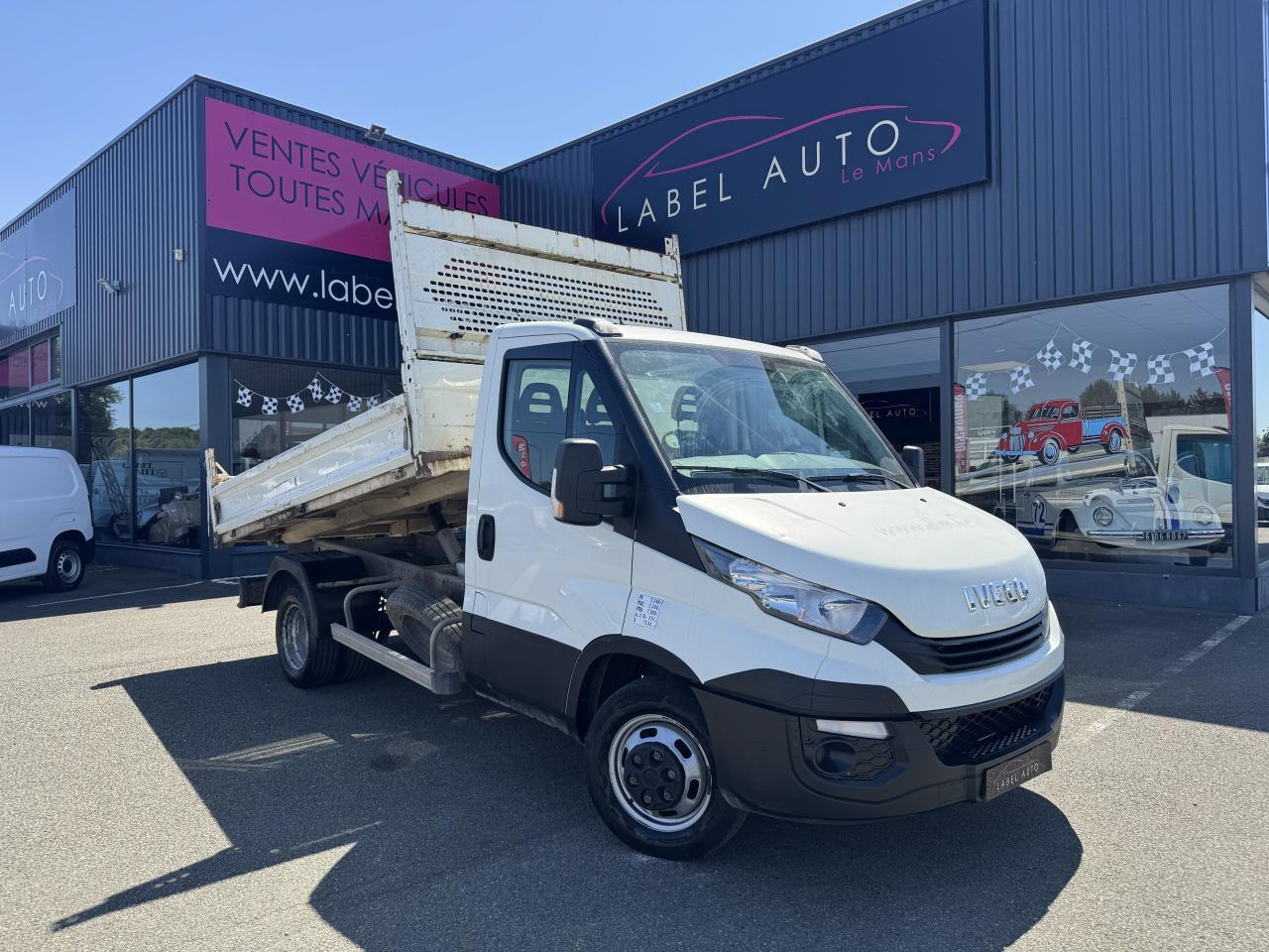 Iveco Daily IVECO 35 C 12 BENNE RJ 2.3 120 CH - قلاب صغير: صور 2 Iveco Daily IVECO 35 C 12 BENNE RJ 2.3 120 CH - قلاب صغير: صور 2