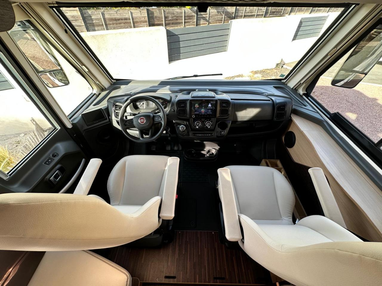 MC LOUIS NEVIS 281 - موتر هوم متكامل: صور 5 MC LOUIS NEVIS 281 - موتر هوم متكامل: صور 5