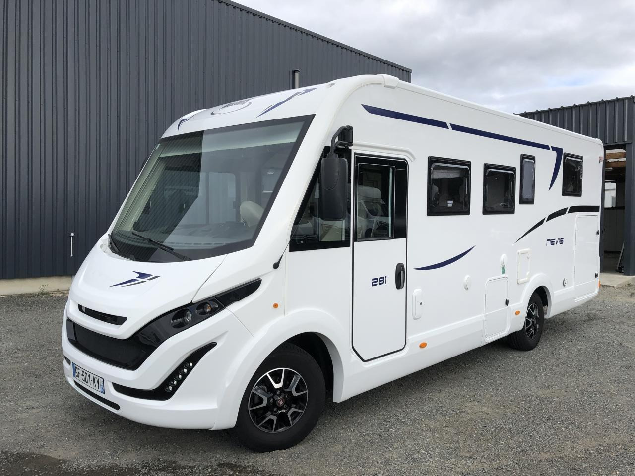 MC LOUIS NEVIS 281 - موتر هوم متكامل: صور 1 MC LOUIS NEVIS 281 - موتر هوم متكامل: صور 1