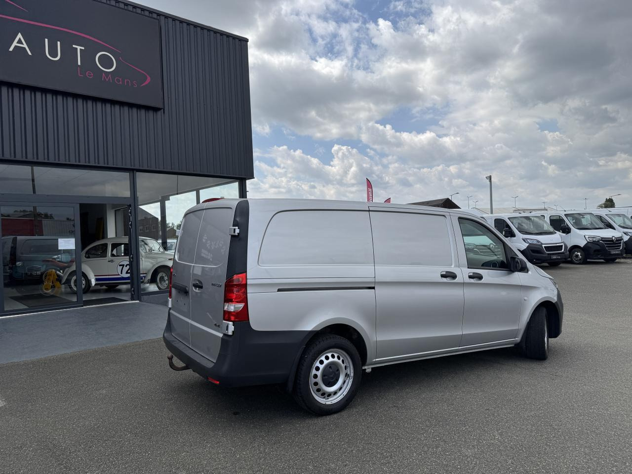 Mercedes Vito 114 CDI 4X4 LONG SELECT PROPULSION 9G-TRONIC - فان: صور 5 Mercedes Vito 114 CDI 4X4 LONG SELECT PROPULSION 9G-TRONIC - فان: صور 5