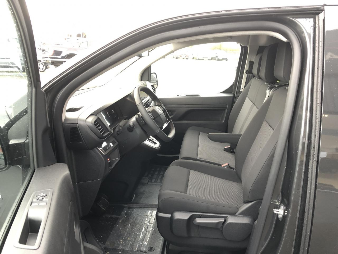 OPEL Vivaro XL 2.2 Diesel - 180CH EAT8 CABINE APPROFONDIE 5 PLACES - فان: صور 5 OPEL Vivaro XL 2.2 Diesel - 180CH EAT8 CABINE APPROFONDIE 5 PLACES - فان: صور 5