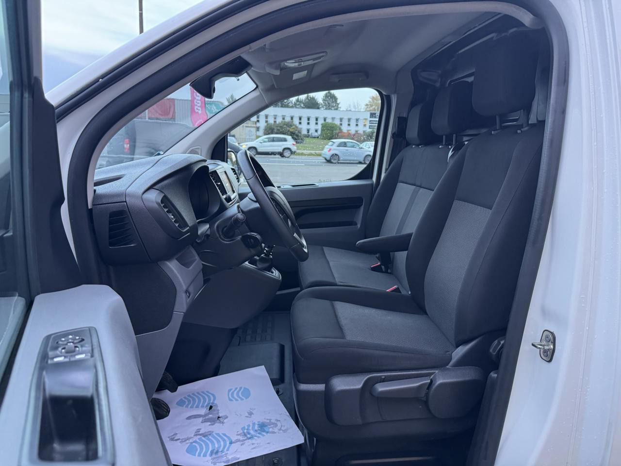 PEUGEOT EXPERT LONG 2.0 HDI 145CH ASPHALT - فان: صور 4 PEUGEOT EXPERT LONG 2.0 HDI 145CH ASPHALT - فان: صور 4