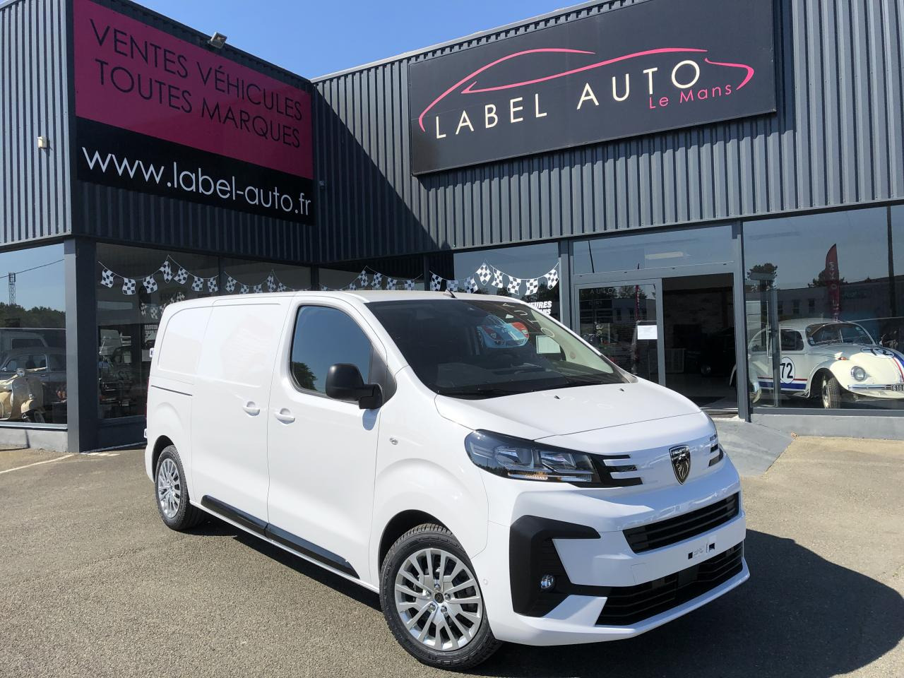 PEUGEOT Expert M 2.0 BlueHDi - 145 S&S - BV EAT8 III FOURGON Fourgon PHASE 2 - فان: صور 1 PEUGEOT Expert M 2.0 BlueHDi - 145 S&S - BV EAT8 III FOURGON Fourgon PHASE 2 - فان: صور 1