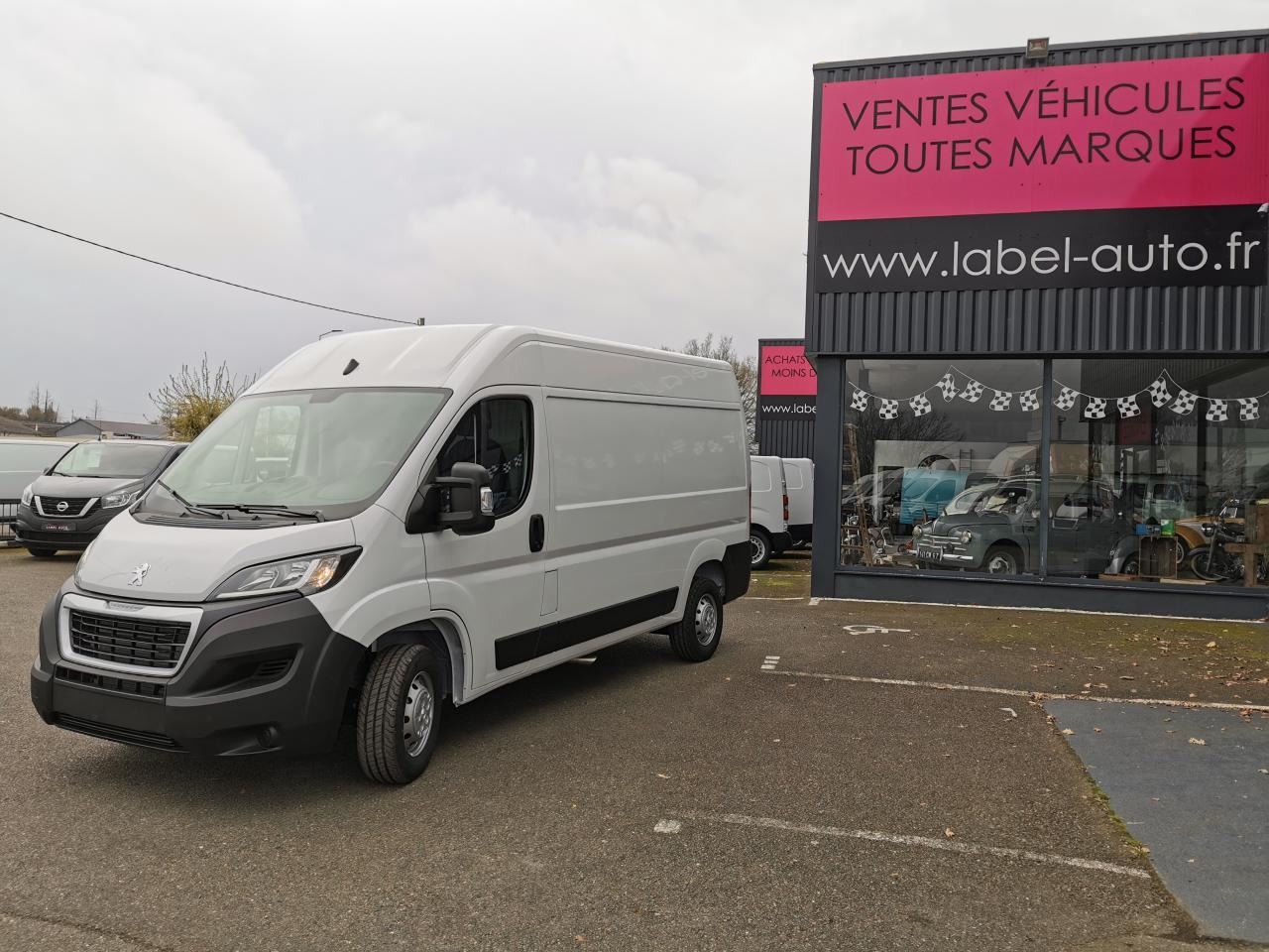 Peugeot Boxer 3.5t L2H2 2.2 HDi S&S Maxi - 140 III FOURGON TOLE Fourgon Tolé 435 L2H2 PHASE 3 - فان: صور 5 Peugeot Boxer 3.5t L2H2 2.2 HDi S&S Maxi - 140 III FOURGON TOLE Fourgon Tolé 435 L2H2 PHASE 3 - فان: صور 5