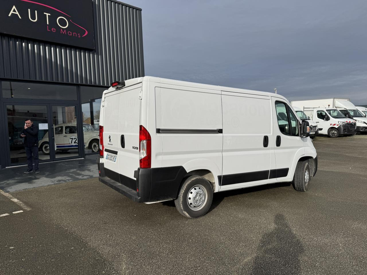 Peugeot Boxer 330 L1H1 2.2 BLUEHDI S&S 140CH ASPHALT - فان: صور 5 Peugeot Boxer 330 L1H1 2.2 BLUEHDI S&S 140CH ASPHALT - فان: صور 5