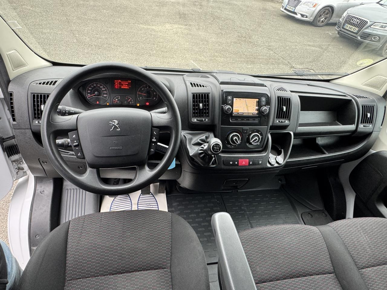Peugeot Boxer 333 L1H1 2.2 BLUEHDI S&S 140CH ASPHALT - فان: صور 3 Peugeot Boxer 333 L1H1 2.2 BLUEHDI S&S 140CH ASPHALT - فان: صور 3