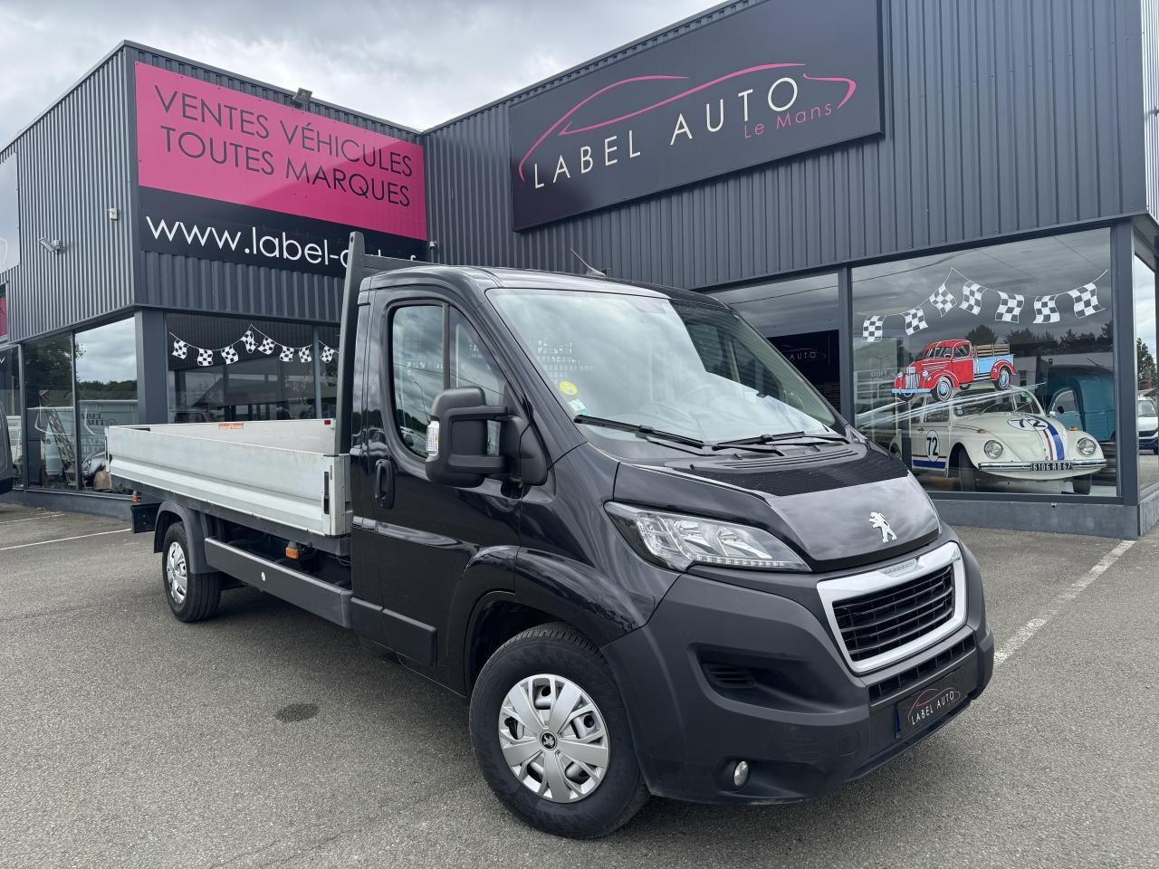 Peugeot Boxer PEUGEOT 3T5 PLATEAU 4M20 2.2 HDI 140 CH PREMIUM - الشاحنات الصغيرة المسطحة: صور 4 Peugeot Boxer PEUGEOT 3T5 PLATEAU 4M20 2.2 HDI 140 CH PREMIUM - الشاحنات الصغيرة المسطحة: صور 4