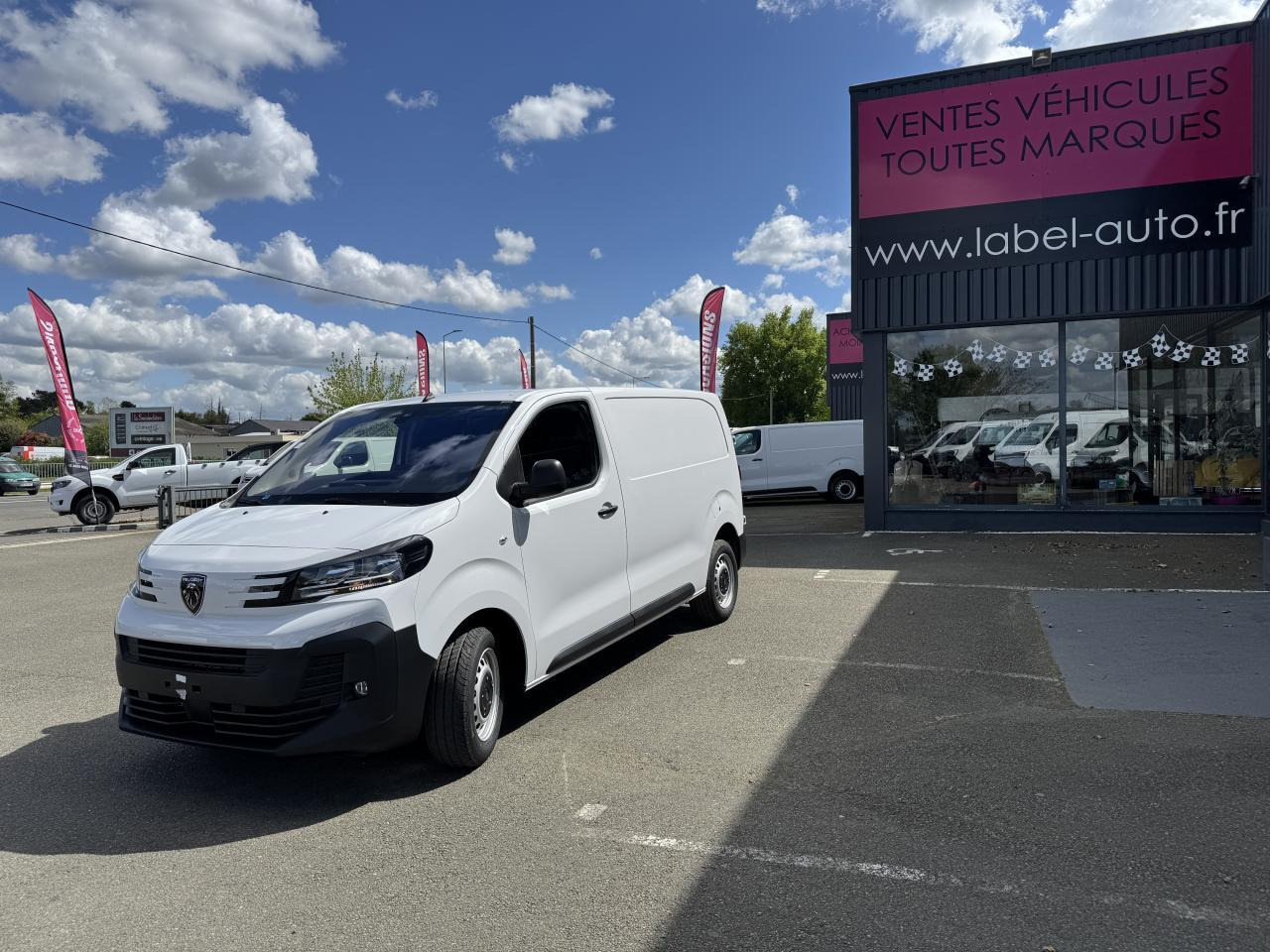 Peugeot Expert M 2.0 BLUEHDI 145CH PACK PREMIUM CONNECT - فان: صور 5 Peugeot Expert M 2.0 BLUEHDI 145CH PACK PREMIUM CONNECT - فان: صور 5