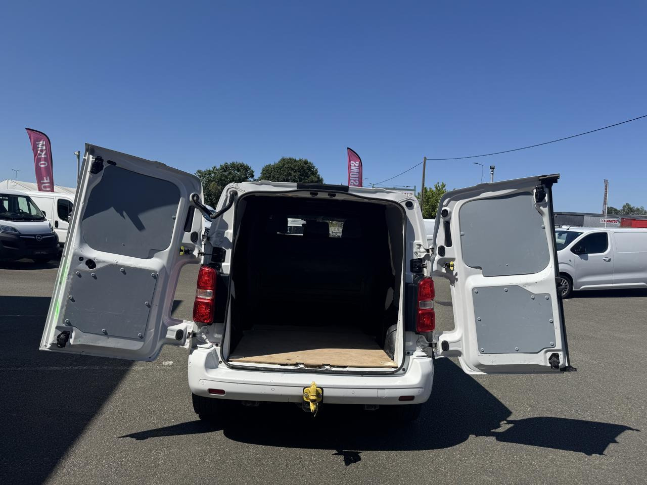 Peugeot Expert Standard 2.0 BlueHDI 150 S&S CABINE APPROFONDIE 6 PLACES - الشاحنات الصغيرة كابينة مزدوجة: صور 2 Peugeot Expert Standard 2.0 BlueHDI 150 S&S CABINE APPROFONDIE 6 PLACES - الشاحنات الصغيرة كابينة مزدوجة: صور 2