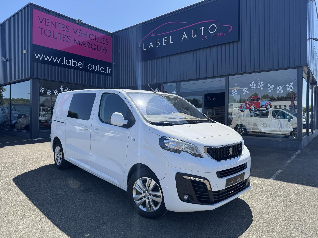 Peugeot Expert Standard 2.0 BlueHDI 150 S&S CABINE APPROFONDIE 6 PLACES - الشاحنات الصغيرة كابينة مزدوجة: صور 1 Peugeot Expert Standard 2.0 BlueHDI 150 S&S CABINE APPROFONDIE 6 PLACES - الشاحنات الصغيرة كابينة مزدوجة: صور 1