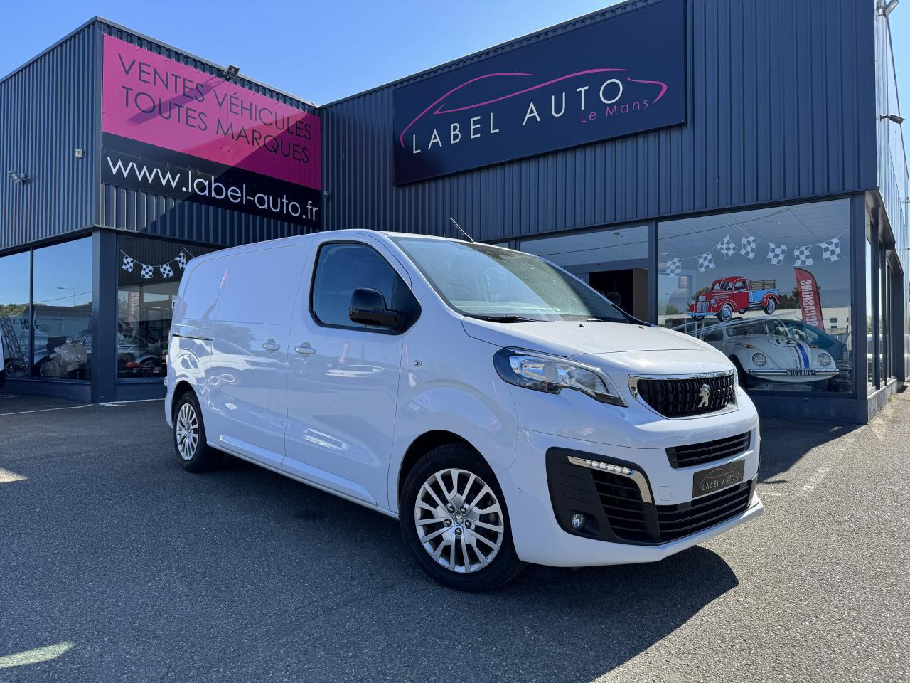 Peugeot Expert Standard 2.0 BlueHDi - 145 S&S - BV EAT8 III FOURGON Fourgon Asphalt PHASE 1 - فان: صور 1 Peugeot Expert Standard 2.0 BlueHDi - 145 S&S - BV EAT8 III FOURGON Fourgon Asphalt PHASE 1 - فان: صور 1