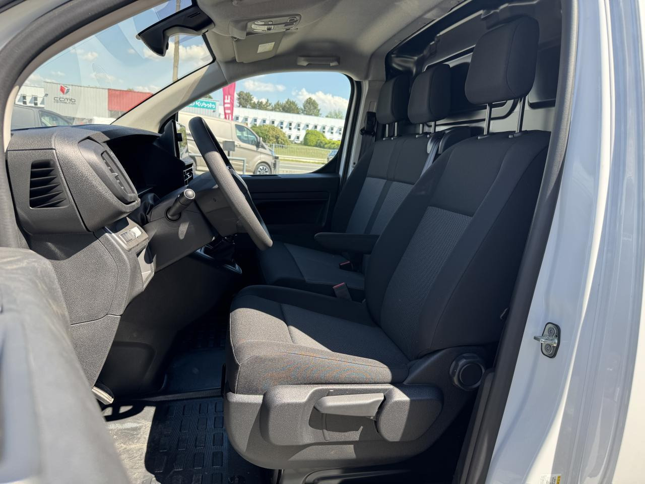 Peugeot Expert XL 2.0 BlueHDi - 145 III FOURGON Fourgon PHASE 2 - فان: صور 5 Peugeot Expert XL 2.0 BlueHDi - 145 III FOURGON Fourgon PHASE 2 - فان: صور 5