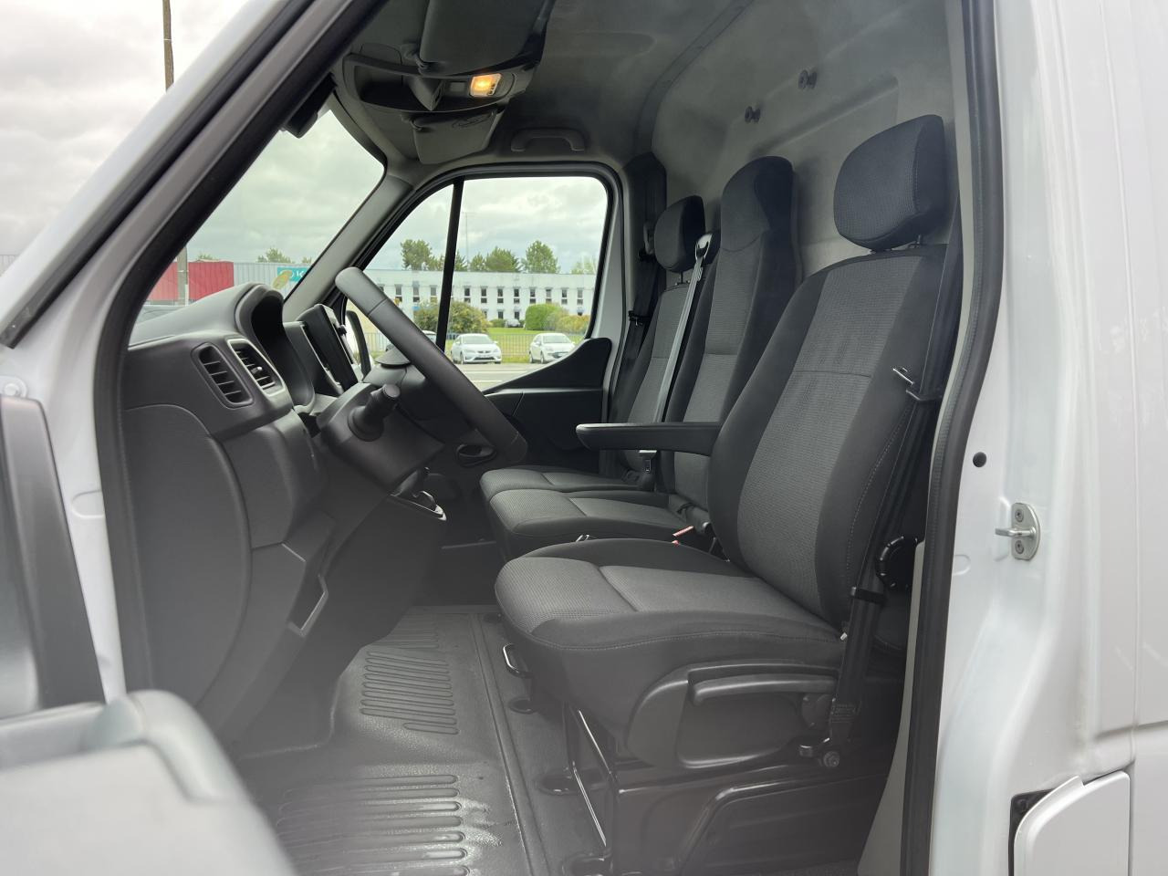 RENAULT MASTER 3T3 L2H2 2.3 DCI 135CH CONFORT - فان: صور 4 RENAULT MASTER 3T3 L2H2 2.3 DCI 135CH CONFORT - فان: صور 4