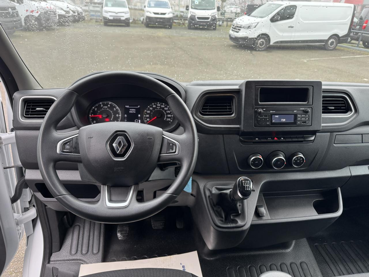 RENAULT MASTER 3T5 CAISSE 20M3 HAYON 2.3 DCI 145CH GRAND CONFORT - الشاحنات الصغيرة صندوق مغلق: صور 5 RENAULT MASTER 3T5 CAISSE 20M3 HAYON 2.3 DCI 145CH GRAND CONFORT - الشاحنات الصغيرة صندوق مغلق: صور 5
