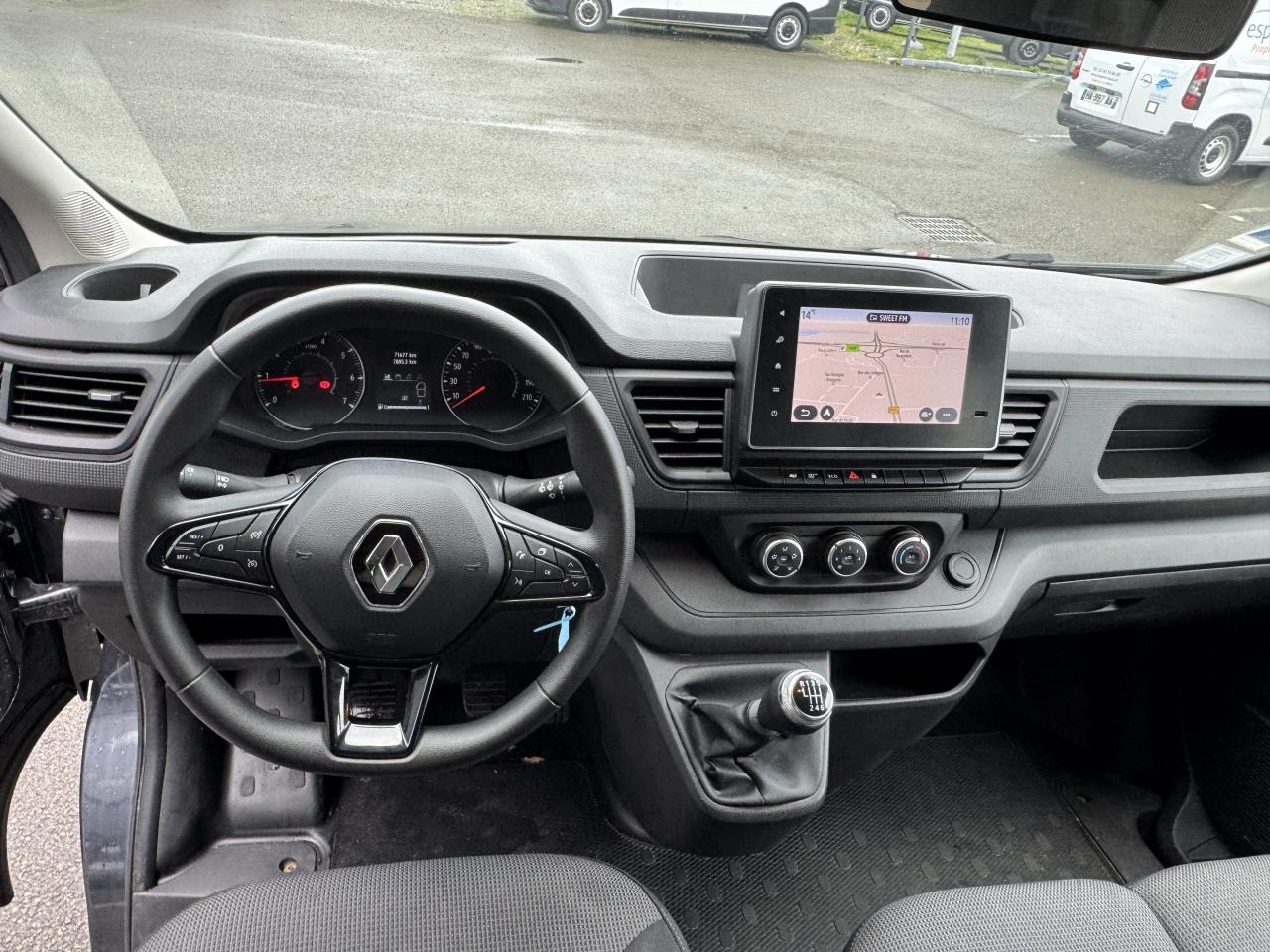 RENAULT Trafic L2 2.0 Energy dCi - 150 - S&S III COMBI Combi Zen L2H1 PHASE 3 - أخرى: صور 3 RENAULT Trafic L2 2.0 Energy dCi - 150 - S&S III COMBI Combi Zen L2H1 PHASE 3 - أخرى: صور 3