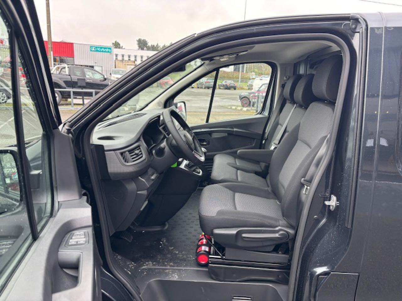 RENAULT Trafic L2H1 3000 Kg 2.0 Blue dCi - 150 2024 III FOURGON Fourgon Advance L2H1 PHASE 3 - فان: صور 5 RENAULT Trafic L2H1 3000 Kg 2.0 Blue dCi - 150 2024 III FOURGON Fourgon Advance L2H1 PHASE 3 - فان: صور 5