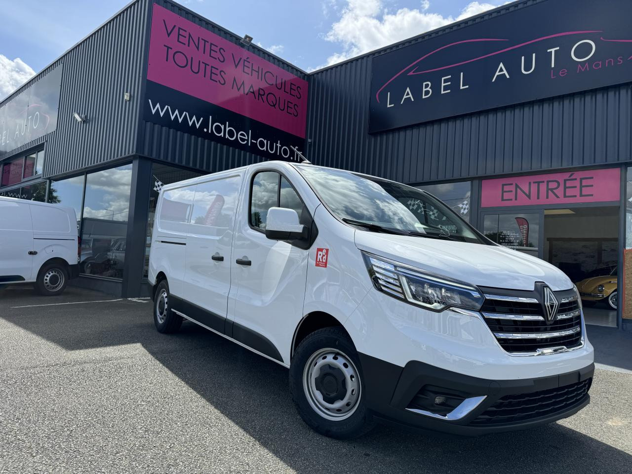 RENAULT Trafic L2H1 3000 Kg 2.0 Blue dCi - 150 2024 III FOURGON Fourgon Advance L2H1 PHASE 3 - فان: صور 1 RENAULT Trafic L2H1 3000 Kg 2.0 Blue dCi - 150 2024 III FOURGON Fourgon Advance L2H1 PHASE 3 - فان: صور 1