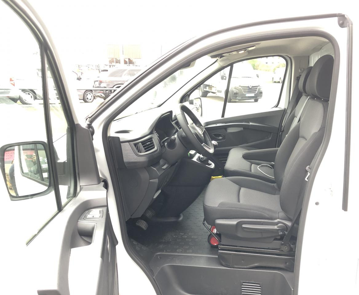 RENAULT Trafic L2H1 3000 Kg 2.0 Blue dCi 170ch ADVANCE - فان: صور 5 RENAULT Trafic L2H1 3000 Kg 2.0 Blue dCi 170ch ADVANCE - فان: صور 5