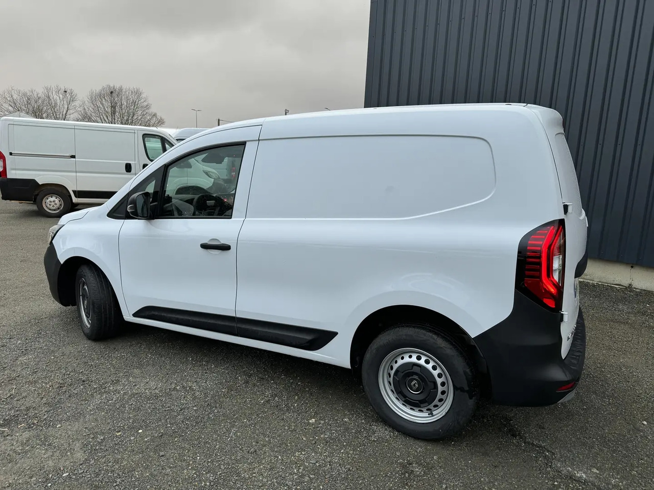 Renault Express 1.5 BLUE DCI 95CH CONFORT - فان المدمجة: صور 5 Renault Express 1.5 BLUE DCI 95CH CONFORT - فان المدمجة: صور 5