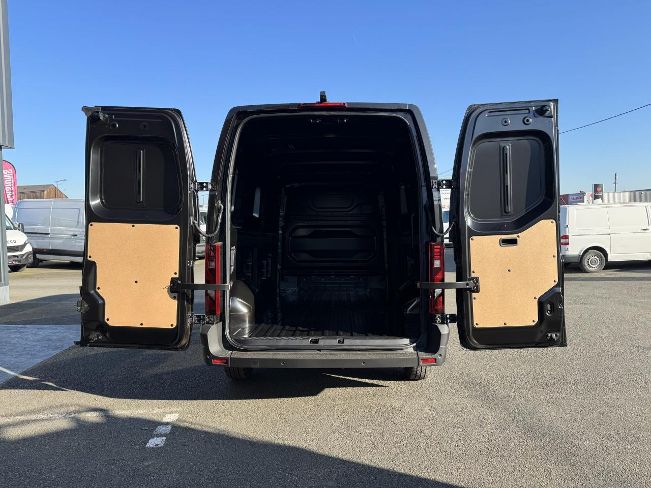 Renault Master F3500 L3H2 2.0 BLUE DCI 150CH EXTRA + CAMERA - فان: صور 2 Renault Master F3500 L3H2 2.0 BLUE DCI 150CH EXTRA + CAMERA - فان: صور 2