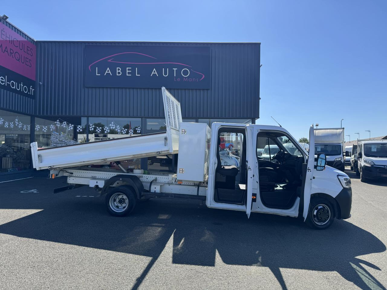 Renault Master RENAULT 3T5 BENNE + COFFRE RJ DOUBLE CABINE 6 PL 2.3 DCI 130 CH CONFORT + GPS + REGUL + CLIM - قلاب صغير: صور 1 Renault Master RENAULT 3T5 BENNE + COFFRE RJ DOUBLE CABINE 6 PL 2.3 DCI 130 CH CONFORT + GPS + REGUL + CLIM - قلاب صغير: صور 1