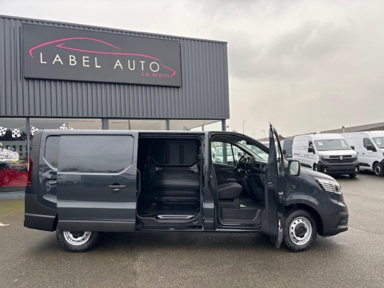 Renault Trafic 3T0 L1H1 2.0 DCI 150CH إيجار Renault Trafic 3T0 L1H1 2.0 DCI 150CH: صور 7