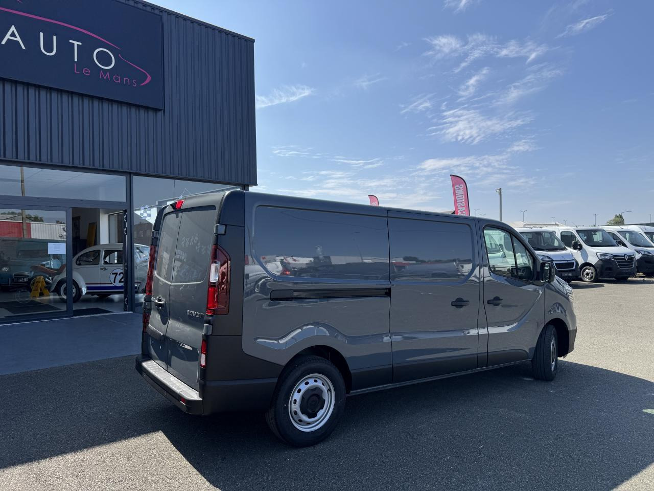 Renault Trafic L2H1 3T 2.0 BLUE DCI 170CH ADVANCE CARPLAY CAM - فان: صور 5 Renault Trafic L2H1 3T 2.0 BLUE DCI 170CH ADVANCE CARPLAY CAM - فان: صور 5