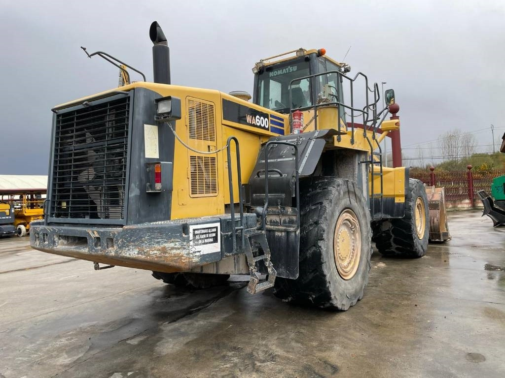 Komatsu WA 600-6 - اللودر بعجل: صور 2 Komatsu WA 600-6 - اللودر بعجل: صور 2