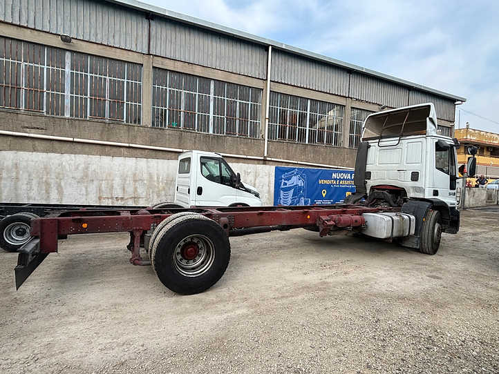 Eurocargo 180e28 - الشاسيه شاحنة: صور 4 Eurocargo 180e28 - الشاسيه شاحنة: صور 4