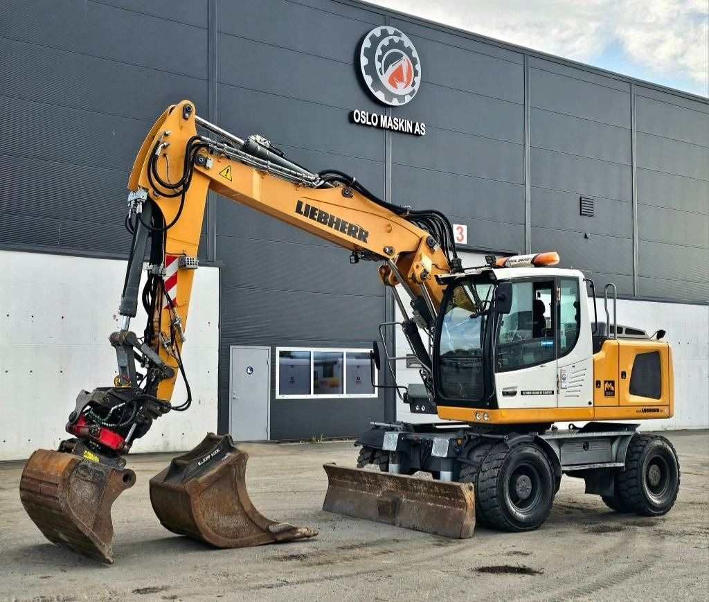 Liebherr A 916 - حفارة على عجلات: صور 1 Liebherr A 916 - حفارة على عجلات: صور 1