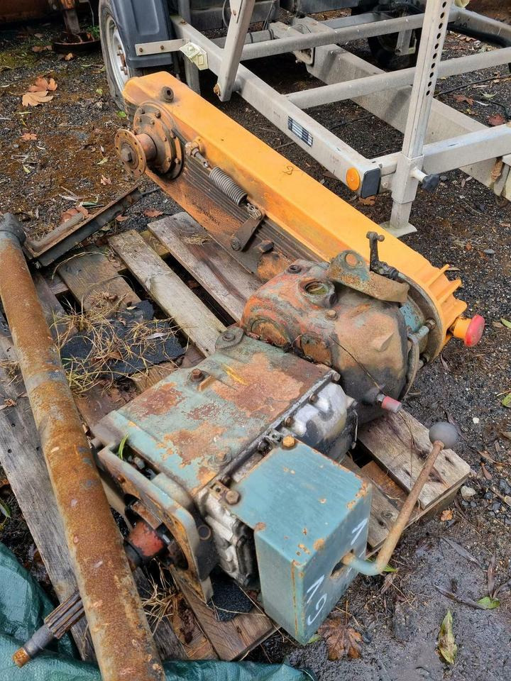 Bananengetriebe Unimog Schneefräse Getriebe Schmidt Schneeschleud - علبة التروس - سيارة بلدية: صور 1 Bananengetriebe Unimog Schneefräse Getriebe Schmidt Schneeschleud - علبة التروس - سيارة بلدية: صور 1