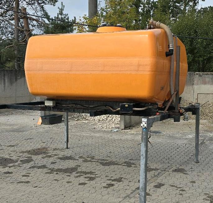 Dücker 5m3 Wassertank Wasserfass für Unimog UGE UGN 405 U300 400 500 427 430 LKW Boschung wassertank Laugentank Bewässerung 5000liter - صهريج حاوية: صور 4 Dücker 5m3 Wassertank Wasserfass für Unimog UGE UGN 405 U300 400 500 427 430 LKW Boschung wassertank Laugentank Bewässerung 5000liter - صهريج حاوية: صور 4