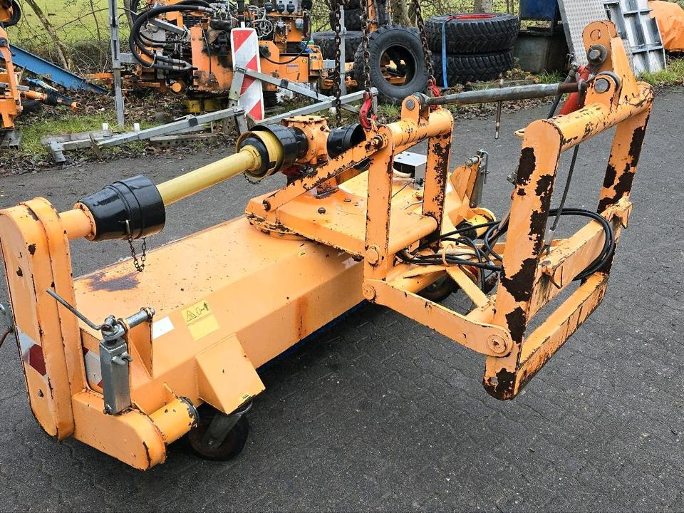 Dücker FKM 2200 Frontkehrmaschine Kehrmaschine Straßenkehrmaschine Kehrbesen für Unimog UGE UGN 405 427 424 U 300 400 500 - مكنسة: صور 4 Dücker FKM 2200 Frontkehrmaschine Kehrmaschine Straßenkehrmaschine Kehrbesen für Unimog UGE UGN 405 427 424 U 300 400 500 - مكنسة: صور 4