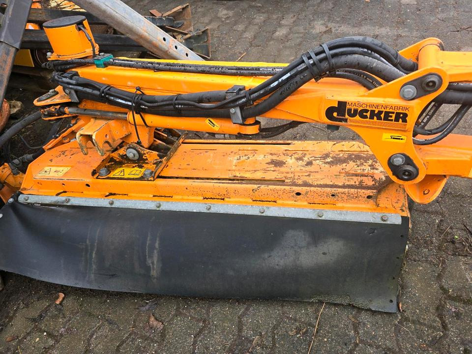 Dücker Randstreifenmäher vom DUA 800 700 Banketmäher Böschungsmäher Auslegemäher für Unimog Mulag Mähausleger - جزازة رافعة: صور 1 Dücker Randstreifenmäher vom DUA 800 700 Banketmäher Böschungsmäher Auslegemäher für Unimog Mulag Mähausleger - جزازة رافعة: صور 1