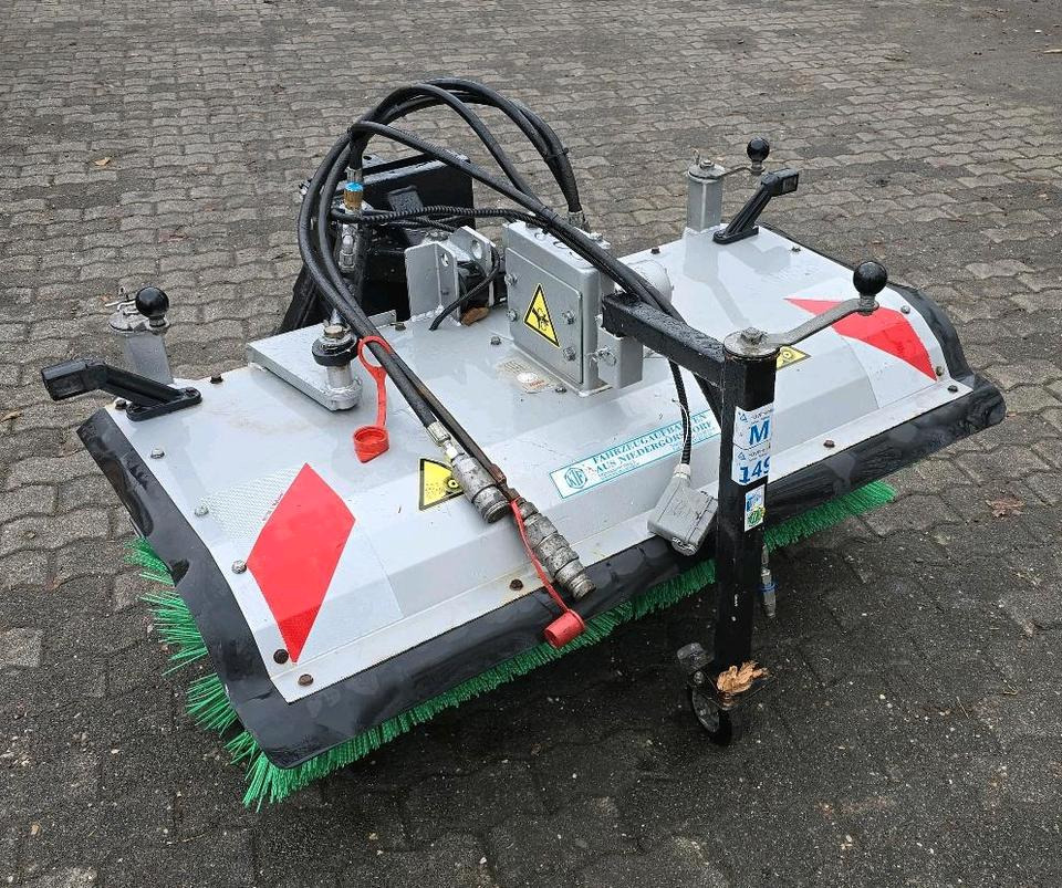 KIF CM 1600 Kehrmaschine Straßenkehrmaschine Kehrbesen für Multicar Tremo Iseki Kubota - مكنسة: صور 5 KIF CM 1600 Kehrmaschine Straßenkehrmaschine Kehrbesen für Multicar Tremo Iseki Kubota - مكنسة: صور 5