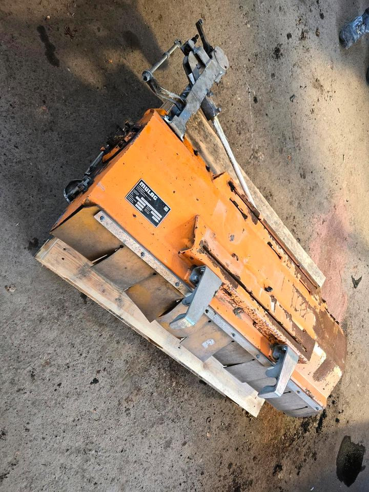 Mulag RMK 1200 BJ. 2015 Randstreifenmäher Böschungsmäher Böschungsmulcher für FME 600 700 MKM FMK Unimog 405 424 427 U 300 400 500 430 - جزازة حافة: صور 2 Mulag RMK 1200 BJ. 2015 Randstreifenmäher Böschungsmäher Böschungsmulcher für FME 600 700 MKM FMK Unimog 405 424 427 U 300 400 500 430 - جزازة حافة: صور 2