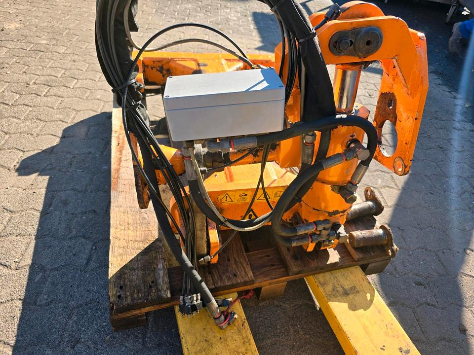 Mulag TR Torsionsrahmen Unimog 405 U300 300 U 400 500 Mercedes-Benz Böschungsmäher Böschungsmulcher Mähausleger FME 600 700 MKM FMK - جزازة رافعة: صور 5 Mulag TR Torsionsrahmen Unimog 405 U300 300 U 400 500 Mercedes-Benz Böschungsmäher Böschungsmulcher Mähausleger FME 600 700 MKM FMK - جزازة رافعة: صور 5