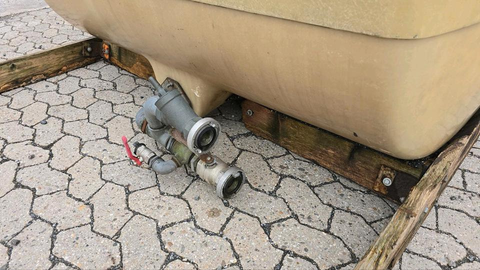 Schmidt Mulag 2m3 Wassertank Wasserfass Speidel für Unimog UGE UGN 405 U300 400 500 427 430 LKW Boschung wassertank Laugentank Bewässerung 5000liter - صهريج حاوية: صور 5 Schmidt Mulag 2m3 Wassertank Wasserfass Speidel für Unimog UGE UGN 405 U300 400 500 427 430 LKW Boschung wassertank Laugentank Bewässerung 5000liter - صهريج حاوية: صور 5