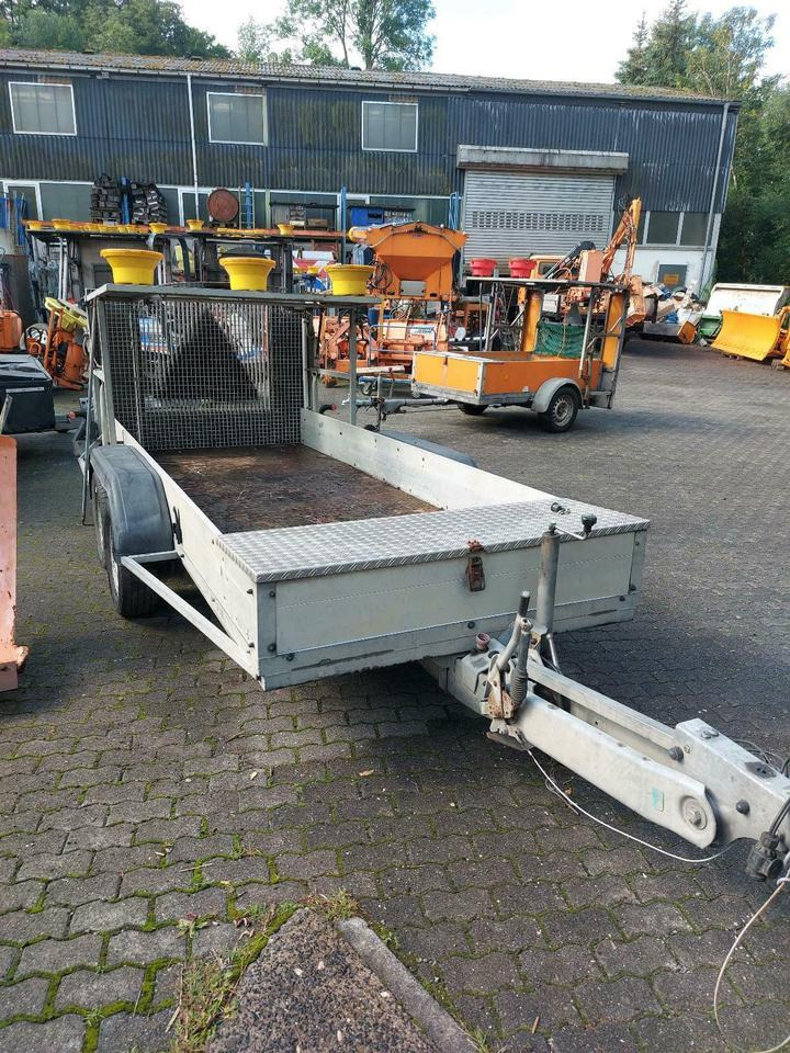 Trebbiner Absperrtafel vz615 Nissen Horizont Sperrwand Verkehrsle - مقطورة: صور 3 Trebbiner Absperrtafel vz615 Nissen Horizont Sperrwand Verkehrsle - مقطورة: صور 3