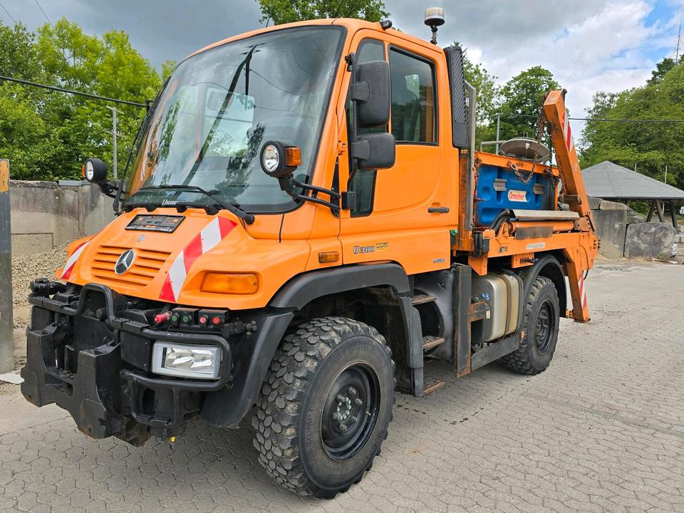 Unimog 405/10 U300 Bluetec 5 Mercedes-Benz U 300 UGE UGN mit Jotha Absetzkipper combi con 4518 Absetzer - جرافة ثلج: صور 3 Unimog 405/10 U300 Bluetec 5 Mercedes-Benz U 300 UGE UGN mit Jotha Absetzkipper combi con 4518 Absetzer - جرافة ثلج: صور 3