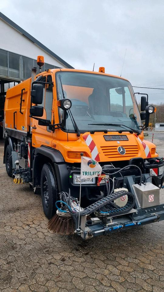 Unimog Kehrmaschine U400 405 Mercedes-Benz Hydrostat Wechsellenkung Variopilot - سياره كنس شوارع: صور 4 Unimog Kehrmaschine U400 405 Mercedes-Benz Hydrostat Wechsellenkung Variopilot - سياره كنس شوارع: صور 4