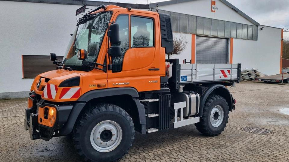 Zu vermieten Unimog 405 U318 423 429 430 Mercedes Benz 318 527 Vermietung - جرافة ثلج: صور 3 Zu vermieten Unimog 405 U318 423 429 430 Mercedes Benz 318 527 Vermietung - جرافة ثلج: صور 3