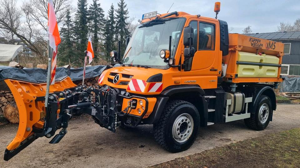 Zu vermieten Unimog 405 U527 Winterdienst Schmidt Salzstreuer 423 429 430 Mercedes Benz 318 527 Vermietung - جرافة ثلج: صور 2 Zu vermieten Unimog 405 U527 Winterdienst Schmidt Salzstreuer 423 429 430 Mercedes Benz 318 527 Vermietung - جرافة ثلج: صور 2