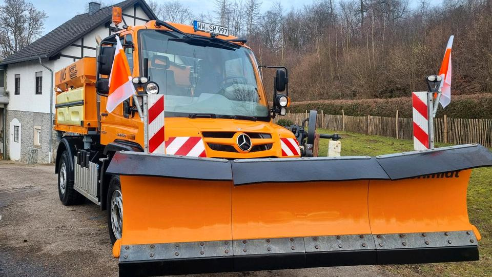 Zu vermieten Unimog 405 U527 Winterdienst Schmidt Salzstreuer 423 429 430 Mercedes Benz 318 527 Vermietung - جرافة ثلج: صور 1 Zu vermieten Unimog 405 U527 Winterdienst Schmidt Salzstreuer 423 429 430 Mercedes Benz 318 527 Vermietung - جرافة ثلج: صور 1