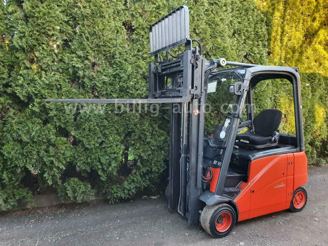 Linde E18 PH 4-Rad Seitenschieber*Zinkenverstellung* - رافعة شوكية كهربائية: صور 1 Linde E18 PH 4-Rad Seitenschieber*Zinkenverstellung* - رافعة شوكية كهربائية: صور 1