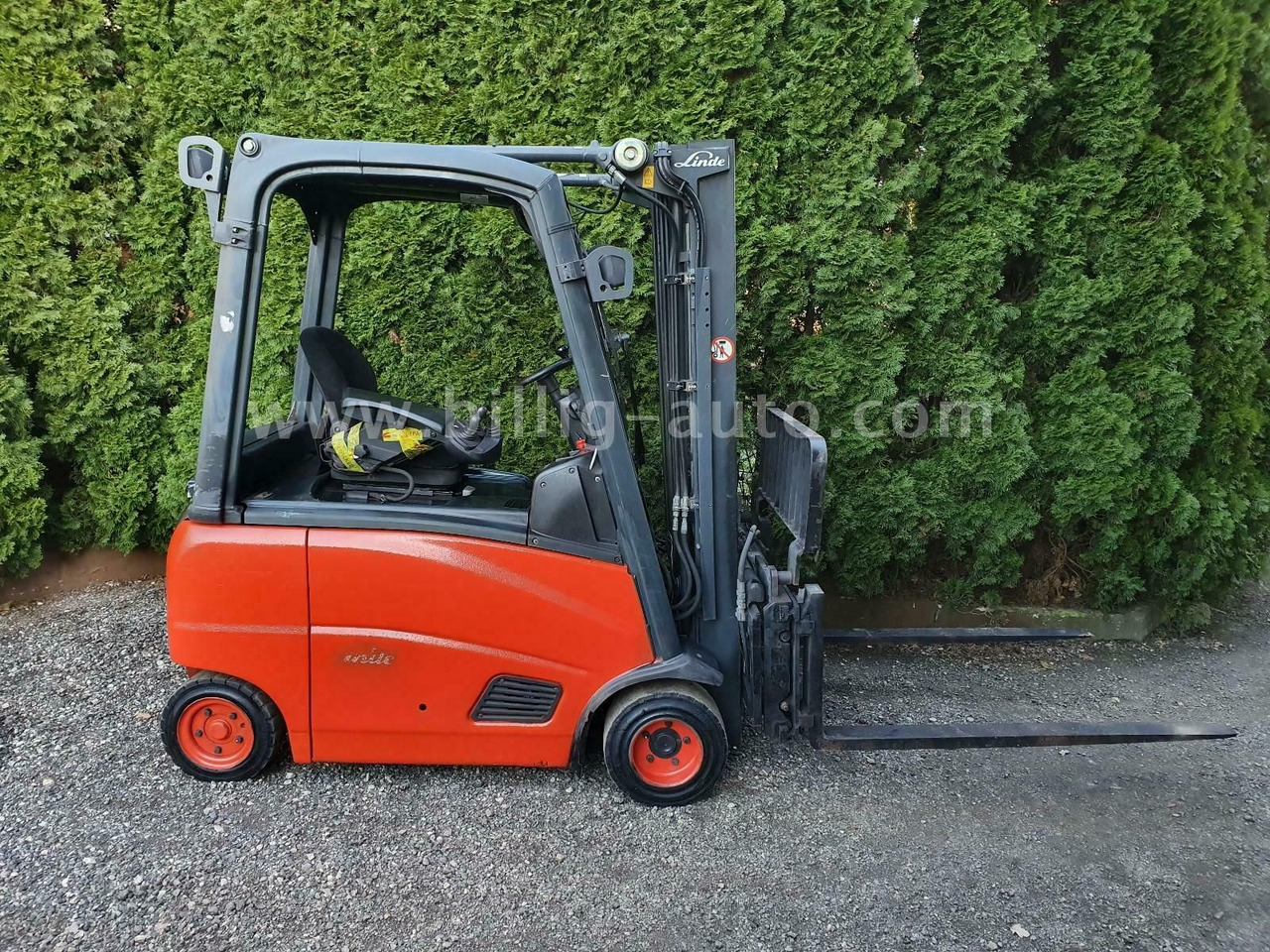 Linde E18 PH 4-Rad Seitenschieber*Zinkenverstellung* - رافعة شوكية كهربائية: صور 3 Linde E18 PH 4-Rad Seitenschieber*Zinkenverstellung* - رافعة شوكية كهربائية: صور 3