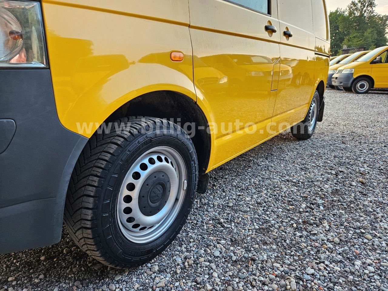 Volkswagen T5 1.9 TDI 2xSchiebetüre Scheckheft Bulli Kasten - ميكروباص: صور 5 Volkswagen T5 1.9 TDI 2xSchiebetüre Scheckheft Bulli Kasten - ميكروباص: صور 5