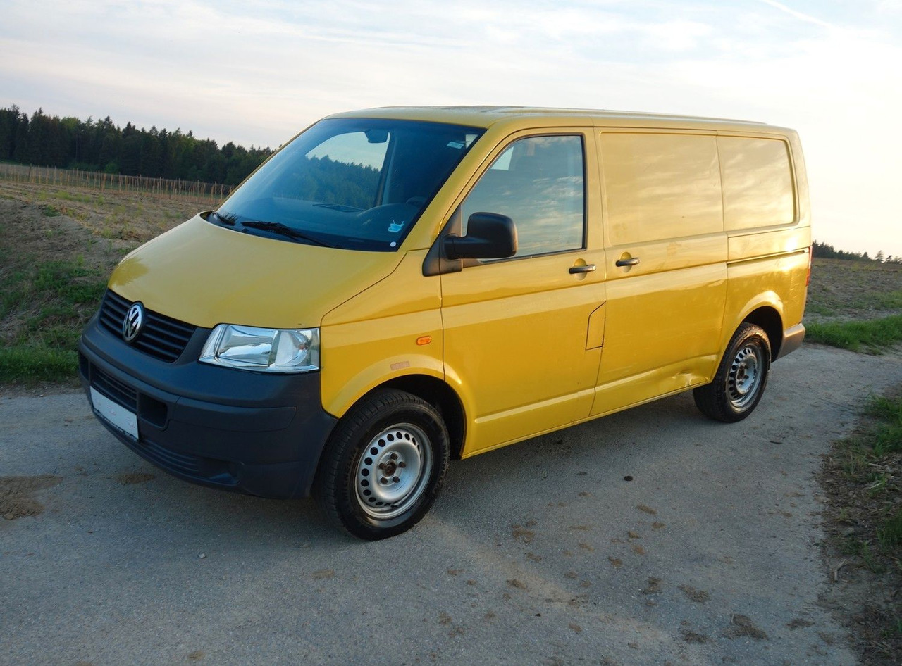 Volkswagen T5 1.9 TDI Transporter 2xSchiebetüre 1.Hand - فان: صور 4 Volkswagen T5 1.9 TDI Transporter 2xSchiebetüre 1.Hand - فان: صور 4