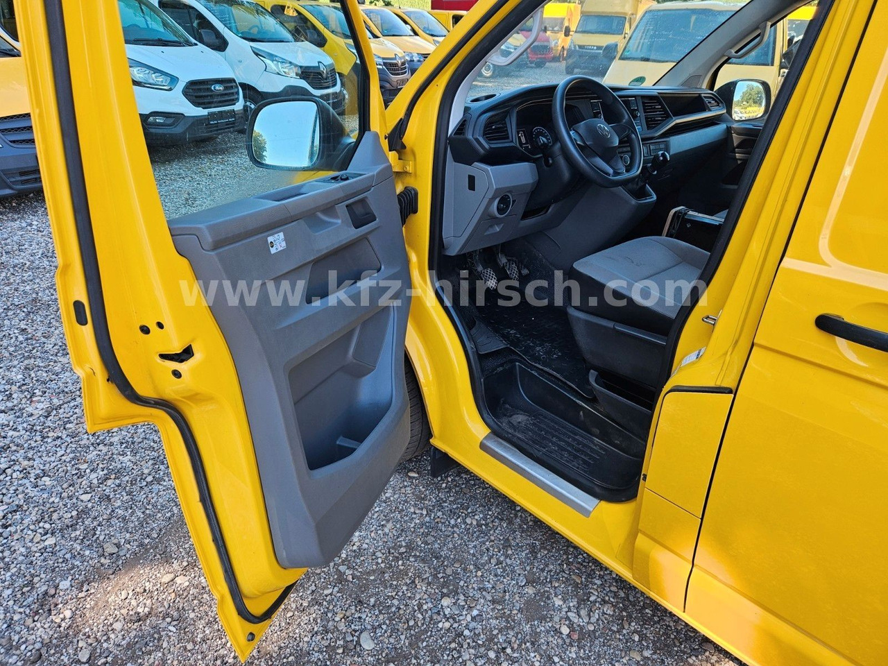 Volkswagen Transporter T6.1 |2xSchiebetüre|Cam|Blu - فان المدمجة: صور 2 Volkswagen Transporter T6.1 |2xSchiebetüre|Cam|Blu - فان المدمجة: صور 2